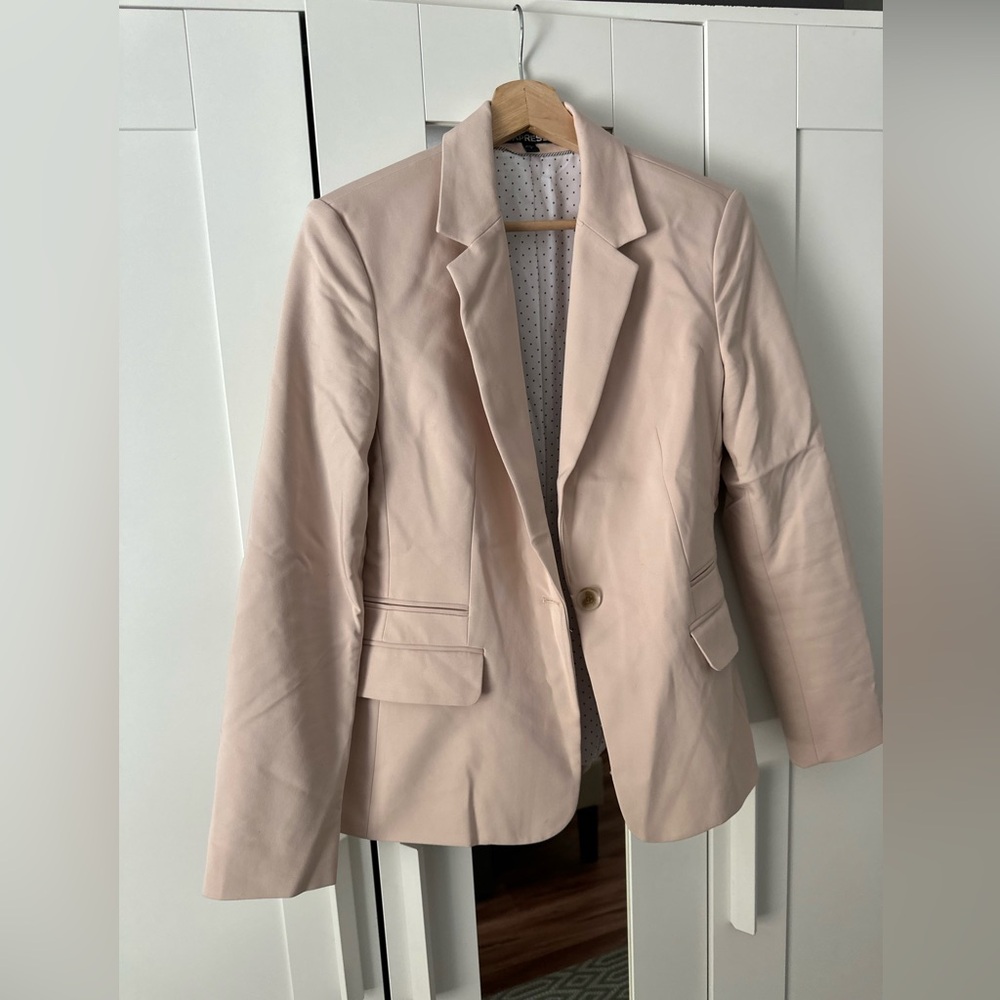 Express Women's Blazer Tailored in Soft Beige/Blush